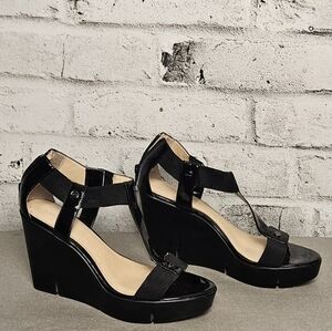 Calvin Klein Maribeth Black Patent Wedge Sandals • Women’s 7.5